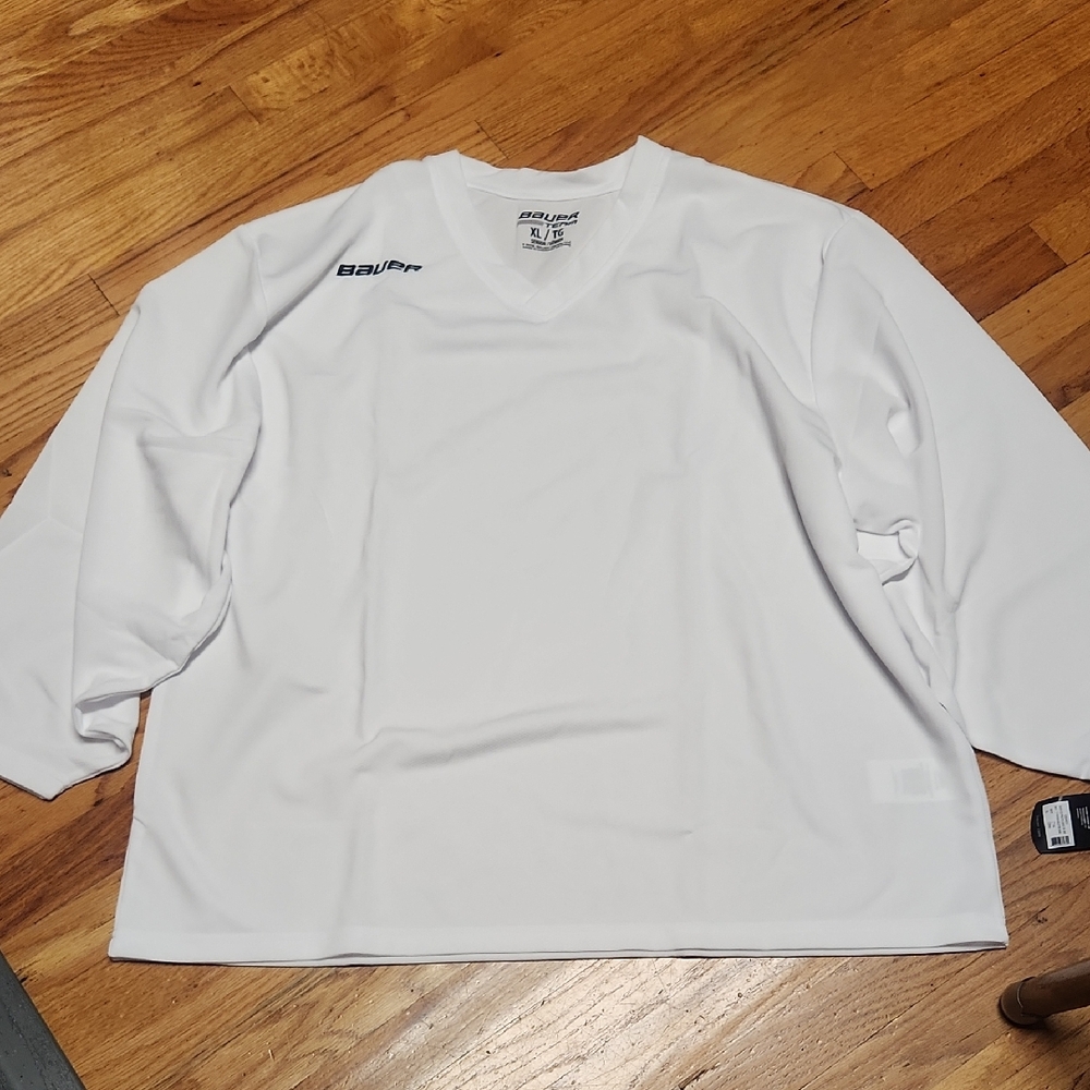 Bauer White Hockey Under Shirt XL, NWT